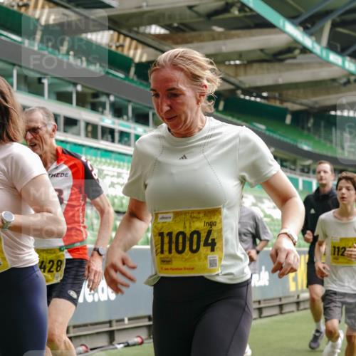 13.09.2026 - 21. swb-Marathon Bremen Michael Burmester http://msf.ph/oto/10461345 13.09.2026 10:34:27 Laufen im Stadion 10018, 10078, 10093, 10144, 10147, 10157, 10166, 10177, 10184, 10185, 10211, 10236, 10240, 10254, 10297, 10355, 10356, 10367, 10368, 10369, 10374, 10383, 10394, 10408, 10415, 10423, 10427, 10428, 10460, 10485, 10494, 10528, 10530, 10559, 10578, 10604, 10639, 10668, 10669, 10673, 10677, 10687, 10691, 10699, 10700, 10745, 10749, 10750, 10772, 10787, 10788, 10794, 10809, 10828, 10857, 10914, 10928, 11126, 11162, 11343, 11803, 11965, 10146, 10222 meine-sportfotos.de