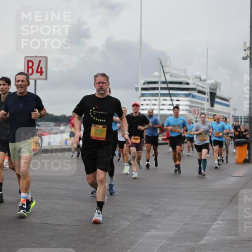 13.09.2026 - Kiel Lauf Andreas Tolksdorf http://msf.ph/oto/10461350 13.09.2026 12:01:50 Kiellinie 4, 1068, 2003, 39, 5354, 3 meine-sportfotos.de