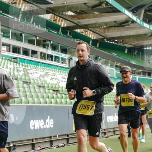 13.09.2026 - 21. swb-Marathon Bremen Michael Burmester http://msf.ph/oto/10461438 13.09.2026 10:34:28 Laufen im Stadion 10018, 10078, 10093, 10144, 10147, 10157, 10166, 10177, 10184, 10185, 10211, 10236, 10240, 10254, 10297, 10355, 10356, 10367, 10368, 10369, 10374, 10394, 10408, 10415, 10423, 10427, 10428, 10460, 10485, 10494, 10528, 10530, 10559, 10578, 10604, 10639, 10668, 10669, 10673, 10677, 10687, 10691, 10699, 10700, 10745, 10749, 10750, 10772, 10787, 10788, 10794, 10809, 10828, 10857, 10914, 10928, 11126, 11162, 11343, 11803, 11965, 10146, 10222 meine-sportfotos.de