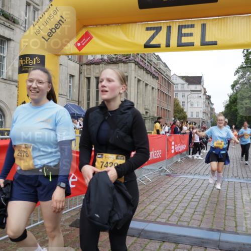 13.09.2026 - Kiel Lauf Yannick Fuchs http://msf.ph/oto/10461478 13.09.2026 09:53:39 Ziel 92, 761, 802, 852, 2657, 2691, 2886, 2948, 2978, 4144, 4626, 5789, 5988, 6254, 7185, 7429, 8502, 10929, 12390, 802, 1417, 1499, 1718, 2058, 2399, 4920, 5779, 5789, 6180, 7140, 7143, 7495, 7541, 7552, 8260, 8353, 9568, 10275, 10495, 11059, 11073, 11312, 12284, 12493, 200, 2748, 2953, 4539, 4762, 4803, 4988, 5695, 7194, 8041, 8044, 8473, 9057, 9446, 9516, 10535, 11100, 11872, 70, 175, 2399, 3205, 3581, 7226, 9707, 12417, 12468 meine-sportfotos.de