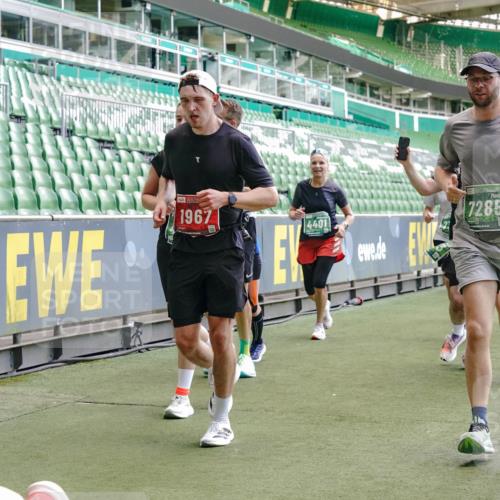 13.09.2026 - 21. swb-Marathon Bremen Michael Burmester http://msf.ph/oto/10461562 13.09.2026 13:12:22 Laufen im Stadion 118, 183, 265, 349, 514, 695, 702, 703, 843, 933, 984, 1113, 1226, 1286, 1334, 1435, 1641, 1849, 1851, 1936, 1952, 2005, 2248, 2264, 2281, 2299, 2330, 2336, 2353, 2375, 2377, 2398, 2426, 2439, 2443, 2461, 2478, 2505, 2531, 2589, 2659, 2669, 2673, 2684, 2765, 2792, 2804, 2815, 2822, 2836, 2850, 2860, 2884, 2895, 2907, 2963, 2966, 2975, 2976, 3027, 3079, 3082, 3143, 3155, 3159, 3253, 3293, 3308, 3328, 3349, 3352, 3434, 3549, 551 meine-sportfotos.de