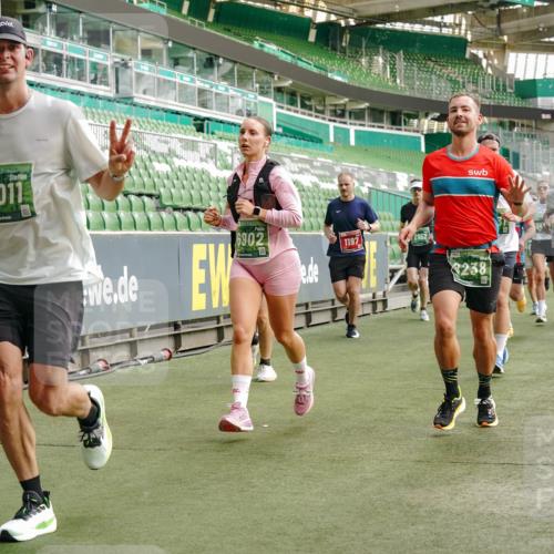 13.09.2026 - 21. swb-Marathon Bremen Michael Burmester http://msf.ph/oto/10461598 13.09.2026 12:55:15 Laufen im Stadion 161, 189, 201, 205, 385, 388, 411, 461, 465, 472, 481, 495, 655, 666, 816, 827, 854, 913, 1053, 1058, 1076, 1197, 1390, 1419, 1468, 1537, 1551, 1599, 1631, 1645, 1658, 1750, 2055, 2122, 2125, 2234, 2251, 2260, 2319, 2383, 2390, 2474, 2499, 2604, 2623, 2701, 2733, 2801, 2824, 2870, 2882, 2913, 2922, 2962, 2971, 3012, 3054, 3057, 3134, 3175, 3192, 3206, 3241, 3246, 3346, 3356, 3357, 3413, 3508, 3706, 3716, 3836, 4135, 4137, 4413, 4479, 4733, 5277, 5430, 5530, 6106, 2498, 3085 meine-sportfotos.de