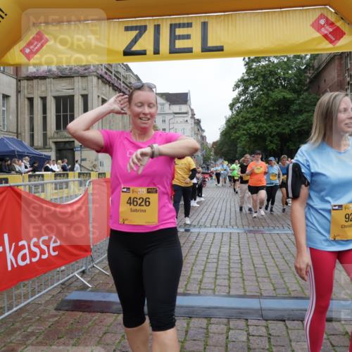 13.09.2026 - Kiel Lauf Yannick Fuchs http://msf.ph/oto/10461625 13.09.2026 09:53:45 Ziel 92, 852, 2657, 2691, 2748, 4144, 4626, 5988, 6254, 8502, 9057, 11872, 12390, 761, 802, 1417, 1499, 1718, 2058, 2886, 2948, 2978, 4920, 5779, 5789, 5988, 6180, 7143, 7185, 7429, 7541, 7552, 8260, 8353, 9568, 10275, 10495, 10929, 11059, 11073, 11312, 12284, 12493, 200, 2953, 3702, 3703, 4277, 4539, 4762, 4803, 4988, 5670, 5695, 7194, 7458, 8041, 8044, 8473, 9446, 9516, 10535, 11100, 175, 2399, 7140, 7495, 10275 meine-sportfotos.de