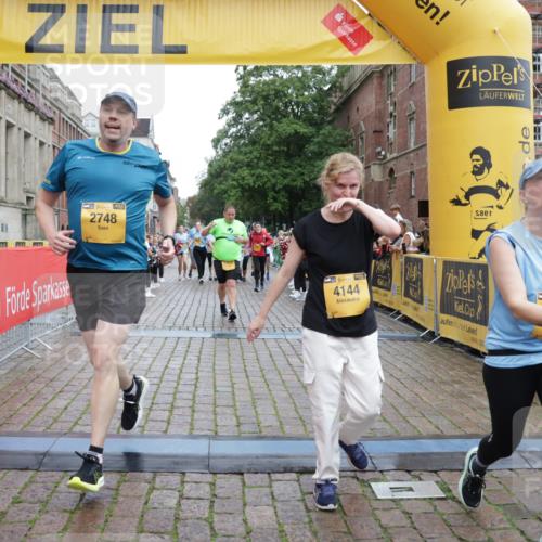 13.09.2026 - Kiel Lauf Yannick Fuchs http://msf.ph/oto/10461738 13.09.2026 09:53:50 Ziel 200, 2657, 2691, 2748, 2953, 4144, 4539, 4762, 4803, 5695, 7194, 8041, 8044, 8473, 9057, 9446, 9516, 10535, 11872, 12390, 92, 761, 802, 852, 1417, 1499, 1718, 2058, 2886, 2948, 2978, 4626, 4920, 5779, 5789, 5988, 6180, 6254, 7143, 7185, 7429, 7541, 7552, 8260, 8353, 8502, 9568, 10495, 10929, 11059, 11073, 12284, 12493, 2815, 3148, 3702, 3703, 4277, 4988, 5670, 7458, 11100, 2058, 7140, 7495, 10275, 11312 meine-sportfotos.de