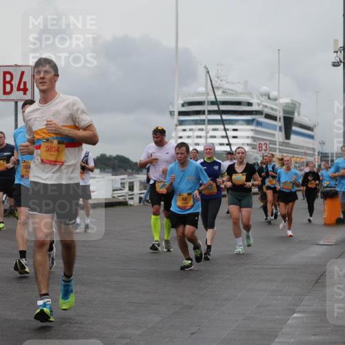13.09.2026 - Kiel Lauf Andreas Tolksdorf http://msf.ph/oto/10461752 13.09.2026 12:02:17 Kiellinie 4, 39, 6042, 104, 5934, 88, 3 meine-sportfotos.de