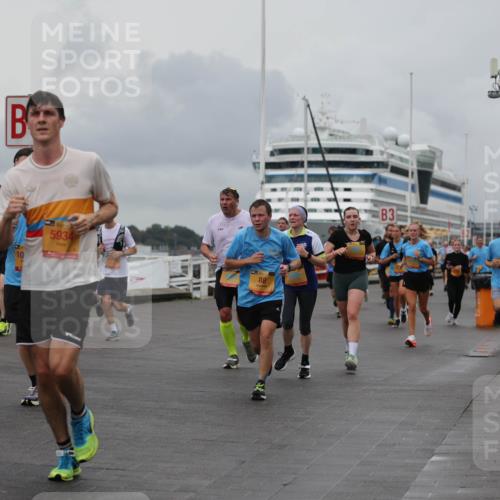 13.09.2026 - Kiel Lauf Andreas Tolksdorf http://msf.ph/oto/10461766 13.09.2026 12:02:17 Kiellinie 38, 42, 7318, 10, 5934, 88, 3 meine-sportfotos.de