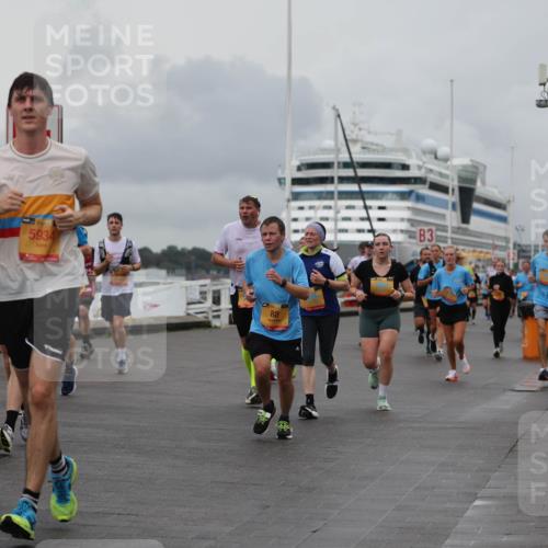 13.09.2026 - Kiel Lauf Andreas Tolksdorf http://msf.ph/oto/10461775 13.09.2026 12:02:17 Kiellinie 7318, 5934, 88, 3 meine-sportfotos.de