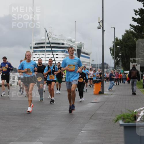 13.09.2026 - Kiel Lauf Andreas Tolksdorf http://msf.ph/oto/10461875 13.09.2026 12:02:21 Kiellinie 34, 1214, 6477, 100 meine-sportfotos.de