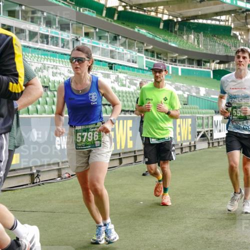 13.09.2026 - 21. swb-Marathon Bremen Michael Burmester http://msf.ph/oto/10461922 13.09.2026 12:55:21 Laufen im Stadion 161, 189, 201, 205, 307, 385, 388, 411, 461, 465, 481, 495, 655, 666, 816, 827, 854, 913, 1053, 1058, 1076, 1197, 1390, 1419, 1537, 1551, 1599, 1631, 1645, 1658, 1750, 2122, 2125, 2234, 2251, 2260, 2319, 2383, 2390, 2474, 2499, 2604, 2701, 2733, 2801, 2824, 2870, 2882, 2913, 2922, 2962, 2971, 3012, 3054, 3057, 3134, 3175, 3192, 3206, 3241, 3246, 3346, 3356, 3357, 3411, 3508, 3706, 3716, 3836, 4135, 4137, 4171, 4413, 4455, 4479, 4733, 5277, 5430, 5530, 6106, 2498, 3085 meine-sportfotos.de