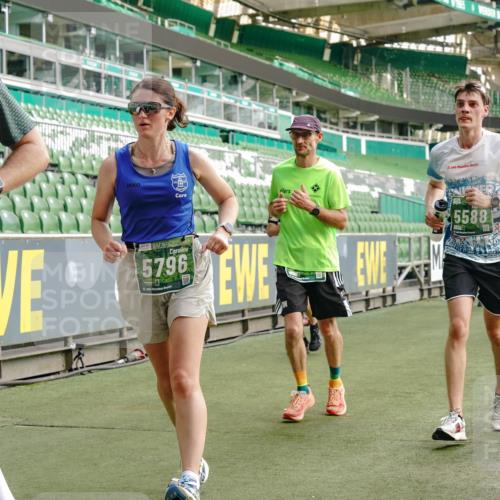 13.09.2026 - 21. swb-Marathon Bremen Michael Burmester http://msf.ph/oto/10461930 13.09.2026 12:55:21 Laufen im Stadion 161, 189, 201, 205, 307, 385, 388, 411, 461, 465, 481, 495, 655, 666, 816, 827, 854, 913, 1053, 1058, 1076, 1197, 1390, 1419, 1537, 1551, 1599, 1631, 1645, 1658, 1750, 2122, 2125, 2234, 2251, 2260, 2319, 2383, 2390, 2474, 2499, 2604, 2701, 2733, 2801, 2824, 2870, 2882, 2913, 2922, 2962, 2971, 3012, 3054, 3057, 3134, 3175, 3192, 3206, 3241, 3246, 3346, 3356, 3357, 3411, 3508, 3706, 3716, 3836, 4135, 4137, 4171, 4413, 4455, 4479, 4733, 5277, 5430, 5530, 6106, 2498, 3085 meine-sportfotos.de