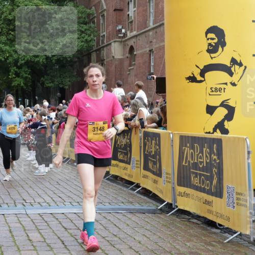13.09.2026 - Kiel Lauf Yannick Fuchs http://msf.ph/oto/10462040 13.09.2026 09:54:13 Ziel 2815, 2865, 3148, 3283, 3702, 3703, 4263, 4277, 6327, 6986, 7127, 7458, 8325, 9587, 10261, 10424, 10434, 92, 200, 852, 2657, 2691, 2748, 2953, 4144, 4539, 4626, 4762, 4803, 4988, 5670, 5695, 6254, 7194, 8041, 8044, 8473, 8502, 9057, 9446, 9516, 10535, 11100, 11872, 12390, 1414, 1441, 2368, 2485, 5030, 5937, 6825, 7090, 8830, 12750, 12751, 12753, 92, 761, 852, 2948, 2978, 4626, 5988, 6254, 7185, 7429, 8502, 10929 meine-sportfotos.de