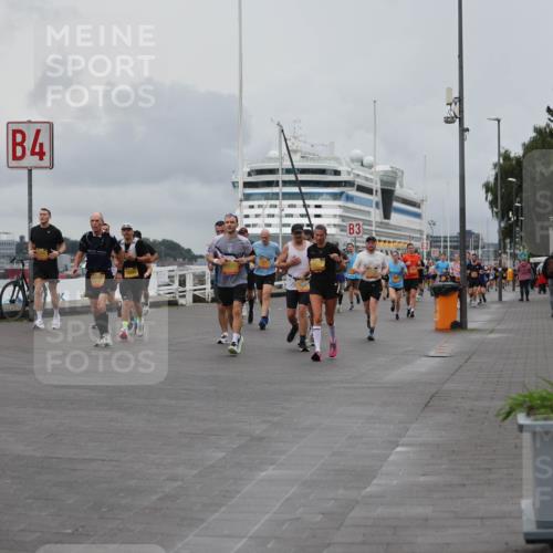 13.09.2026 - Kiel Lauf Andreas Tolksdorf http://msf.ph/oto/10462184 13.09.2026 12:02:32 Kiellinie 4, 3 meine-sportfotos.de