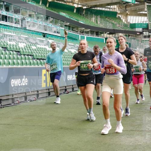 13.09.2026 - 21. swb-Marathon Bremen Michael Burmester http://msf.ph/oto/10462233 13.09.2026 13:12:30 Laufen im Stadion 118, 183, 265, 278, 349, 514, 576, 695, 702, 703, 843, 933, 950, 1005, 1113, 1143, 1226, 1286, 1334, 1435, 1641, 1849, 1851, 1936, 1952, 1991, 2005, 2248, 2264, 2281, 2299, 2336, 2353, 2375, 2377, 2398, 2426, 2439, 2461, 2478, 2505, 2612, 2659, 2665, 2669, 2673, 2684, 2765, 2773, 2792, 2804, 2815, 2822, 2850, 2860, 2884, 2895, 2907, 2921, 2963, 2966, 2975, 2976, 3027, 3079, 3082, 3143, 3155, 3159, 3253, 3293, 3308, 3313, 3328, 3349, 3352, 3434, 551 meine-sportfotos.de