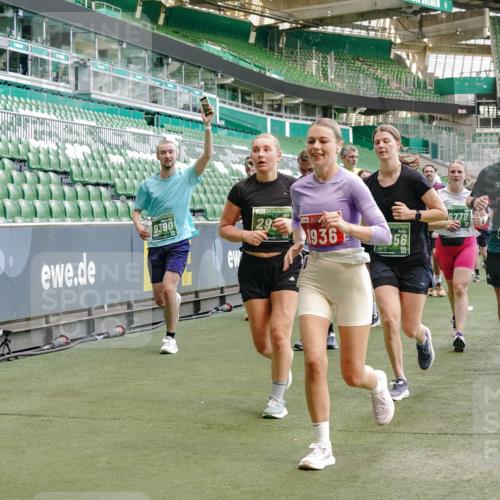 13.09.2026 - 21. swb-Marathon Bremen Michael Burmester http://msf.ph/oto/10462269 13.09.2026 13:12:30 Laufen im Stadion 118, 183, 265, 278, 349, 514, 576, 695, 702, 703, 843, 933, 950, 1005, 1113, 1143, 1226, 1286, 1334, 1435, 1641, 1849, 1851, 1936, 1952, 1991, 2005, 2248, 2264, 2281, 2299, 2336, 2353, 2375, 2377, 2398, 2426, 2439, 2461, 2478, 2505, 2612, 2659, 2665, 2669, 2673, 2684, 2765, 2773, 2792, 2804, 2815, 2822, 2850, 2860, 2884, 2895, 2907, 2921, 2963, 2966, 2975, 2976, 3027, 3079, 3082, 3143, 3155, 3159, 3253, 3293, 3308, 3313, 3328, 3349, 3352, 3434, 551 meine-sportfotos.de