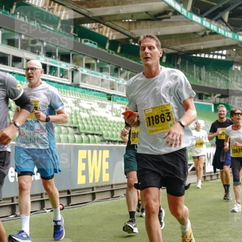 13.09.2026 - 21. swb-Marathon Bremen Michael Burmester http://msf.ph/oto/10462303 13.09.2026 10:34:39 Laufen im Stadion 10018, 10093, 10144, 10147, 10157, 10173, 10175, 10177, 10184, 10185, 10211, 10236, 10240, 10245, 10254, 10297, 10355, 10356, 10367, 10368, 10369, 10377, 10408, 10415, 10423, 10427, 10428, 10460, 10485, 10492, 10528, 10530, 10559, 10578, 10604, 10639, 10668, 10669, 10673, 10677, 10687, 10691, 10699, 10700, 10715, 10749, 10750, 10772, 10787, 10788, 10809, 10828, 10857, 10914, 10928, 11126, 11162, 11343, 11803, 11965, 10146, 10222 meine-sportfotos.de
