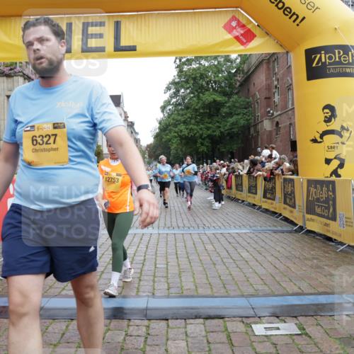 13.09.2026 - Kiel Lauf Yannick Fuchs http://msf.ph/oto/10462315 13.09.2026 09:54:25 Ziel 1414, 1441, 2368, 2485, 2865, 3283, 4263, 6327, 6825, 6986, 7090, 7127, 8830, 10261, 10424, 10434, 12753, 200, 2815, 2953, 3148, 3283, 3702, 3703, 4263, 4277, 4539, 4762, 4803, 4988, 5670, 5695, 7127, 7194, 7458, 8041, 8044, 8325, 8473, 9057, 9446, 9516, 9587, 10261, 10535, 11100, 3489, 4911, 5030, 5503, 5504, 5937, 6815, 7661, 8327, 12750, 12751, 200, 2657, 2691, 2748, 2953, 4144, 4539, 4762, 4803, 5695, 7194, 8041, 8044, 8473, 9057, 9516, 10535, 11872, 12390 meine-sportfotos.de