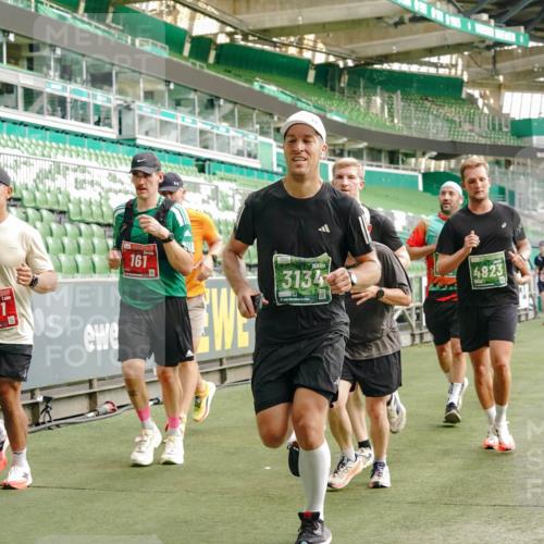 13.09.2026 - 21. swb-Marathon Bremen Michael Burmester http://msf.ph/oto/10462391 13.09.2026 12:55:32 Laufen im Stadion 161, 189, 201, 205, 307, 385, 388, 411, 461, 465, 481, 495, 655, 666, 854, 913, 926, 1053, 1058, 1197, 1390, 1537, 1599, 1631, 1645, 1658, 1750, 2122, 2125, 2234, 2251, 2260, 2319, 2383, 2390, 2474, 2535, 2604, 2733, 2801, 2824, 2870, 2922, 2948, 2962, 3012, 3054, 3057, 3119, 3134, 3175, 3192, 3202, 3206, 3241, 3246, 3290, 3346, 3348, 3356, 3357, 3411, 3508, 3706, 3716, 3836, 4135, 4137, 4171, 4413, 4455, 4479, 4733, 5277, 5430, 5530, 6106, 2498, 3085 meine-sportfotos.de