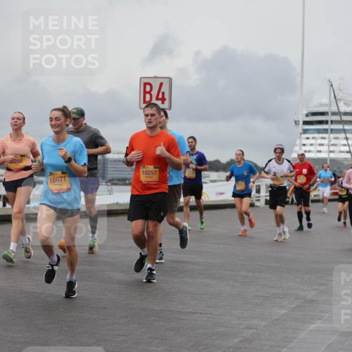 13.09.2026 - Kiel Lauf Andreas Tolksdorf http://msf.ph/oto/10462423 13.09.2026 12:02:43 Kiellinie 4, 258, 394, 10671, 10257 meine-sportfotos.de