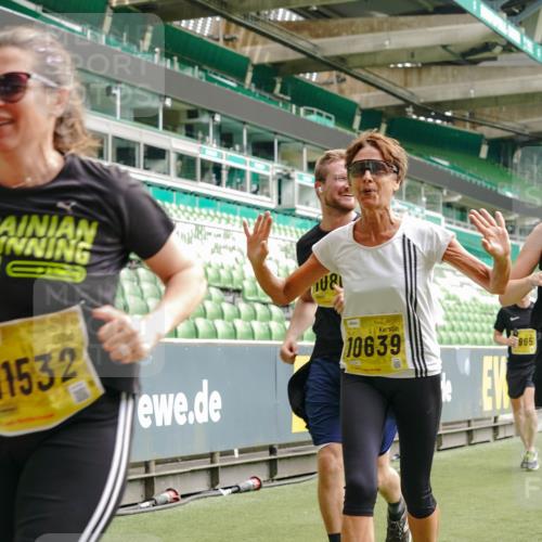 13.09.2026 - 21. swb-Marathon Bremen Michael Burmester http://msf.ph/oto/10462581 13.09.2026 10:34:42 Laufen im Stadion 10018, 10093, 10144, 10147, 10157, 10173, 10175, 10177, 10184, 10185, 10236, 10240, 10245, 10254, 10297, 10355, 10356, 10367, 10368, 10369, 10377, 10408, 10415, 10423, 10427, 10428, 10460, 10485, 10492, 10528, 10530, 10559, 10578, 10604, 10639, 10668, 10669, 10673, 10677, 10687, 10691, 10699, 10700, 10715, 10749, 10750, 10772, 10787, 10788, 10809, 10828, 10857, 10914, 10928, 11126, 11162, 11343, 11803, 11965, 10146, 10222 meine-sportfotos.de