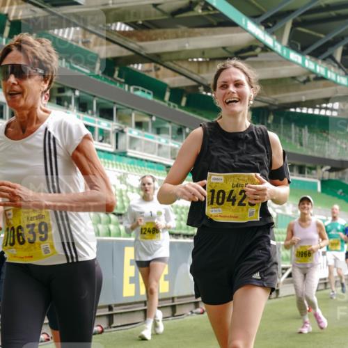 13.09.2026 - 21. swb-Marathon Bremen Michael Burmester http://msf.ph/oto/10462665 13.09.2026 10:34:42 Laufen im Stadion 10018, 10093, 10144, 10147, 10157, 10173, 10175, 10177, 10184, 10185, 10236, 10240, 10245, 10254, 10297, 10355, 10356, 10367, 10368, 10369, 10377, 10408, 10415, 10423, 10427, 10428, 10460, 10485, 10492, 10528, 10530, 10559, 10578, 10604, 10639, 10668, 10669, 10673, 10677, 10687, 10691, 10699, 10700, 10715, 10749, 10750, 10772, 10787, 10788, 10809, 10828, 10857, 10914, 10928, 11126, 11162, 11343, 11803, 11965, 10146, 10222 meine-sportfotos.de