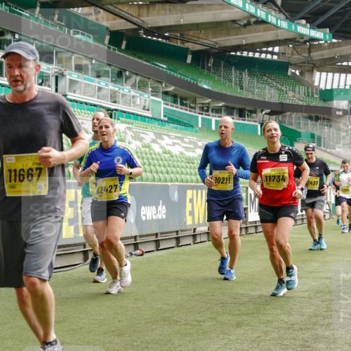 13.09.2026 - 21. swb-Marathon Bremen Michael Burmester http://msf.ph/oto/10462855 13.09.2026 10:34:46 Laufen im Stadion 10018, 10093, 10144, 10147, 10157, 10173, 10175, 10177, 10181, 10185, 10236, 10240, 10245, 10254, 10297, 10309, 10355, 10356, 10367, 10368, 10369, 10377, 10415, 10423, 10427, 10428, 10460, 10485, 10492, 10528, 10559, 10578, 10604, 10636, 10639, 10668, 10669, 10673, 10677, 10687, 10691, 10699, 10700, 10715, 10750, 10772, 10787, 10788, 10809, 10828, 10857, 10914, 10928, 11126, 11162, 11343, 11803, 11965, 10146, 10222 meine-sportfotos.de