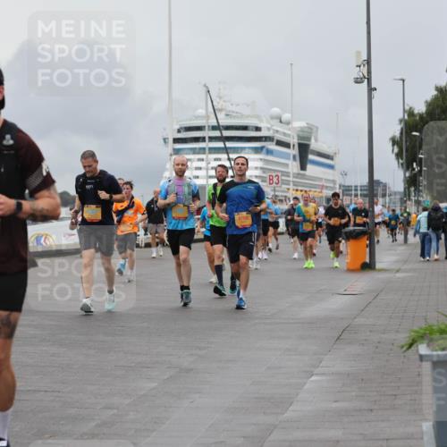 13.09.2026 - Kiel Lauf Andreas Tolksdorf http://msf.ph/oto/10462884 13.09.2026 12:03:14 Kiellinie 11450, 9768, 3 meine-sportfotos.de