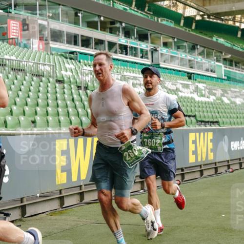 13.09.2026 - 21. swb-Marathon Bremen Michael Burmester http://msf.ph/oto/10462903 13.09.2026 12:55:44 Laufen im Stadion 161, 201, 205, 307, 388, 411, 461, 465, 495, 655, 854, 876, 913, 926, 948, 1053, 1058, 1197, 1390, 1537, 1599, 1645, 1750, 1972, 2001, 2040, 2122, 2125, 2234, 2251, 2260, 2319, 2383, 2390, 2474, 2535, 2604, 2733, 2801, 2812, 2870, 2922, 2948, 3012, 3057, 3119, 3134, 3175, 3192, 3202, 3206, 3241, 3246, 3290, 3346, 3348, 3356, 3357, 3411, 3508, 3706, 3716, 3836, 4135, 4137, 4171, 4413, 4455, 4479, 4733, 5277, 5430, 5530, 6106, 2498, 3085 meine-sportfotos.de