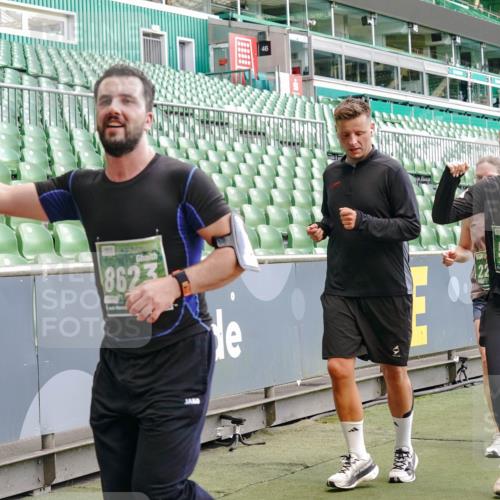 13.09.2026 - 21. swb-Marathon Bremen Michael Burmester http://msf.ph/oto/10463147 13.09.2026 13:12:41 Laufen im Stadion 118, 183, 265, 270, 278, 349, 514, 576, 695, 702, 703, 843, 933, 950, 1005, 1113, 1143, 1226, 1286, 1334, 1426, 1435, 1641, 1849, 1851, 1936, 1952, 1991, 2005, 2248, 2264, 2281, 2299, 2336, 2353, 2375, 2377, 2398, 2426, 2439, 2461, 2478, 2505, 2612, 2659, 2665, 2673, 2684, 2765, 2773, 2792, 2804, 2815, 2816, 2822, 2850, 2860, 2884, 2895, 2907, 2921, 2963, 2966, 2975, 2976, 3016, 3027, 3079, 3082, 3143, 3155, 3159, 3253, 3277, 3293, 3308, 3313, 3328, 3349, 3434, 551 meine-sportfotos.de