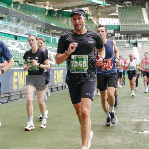 13.09.2026 - 21. swb-Marathon Bremen Michael Burmester http://msf.ph/oto/10463303 13.09.2026 13:12:43 Laufen im Stadion 118, 183, 270, 278, 349, 514, 576, 695, 702, 703, 843, 933, 950, 1005, 1113, 1143, 1226, 1286, 1334, 1426, 1435, 1641, 1849, 1851, 1936, 1952, 1991, 2005, 2248, 2264, 2281, 2299, 2336, 2353, 2375, 2377, 2398, 2426, 2439, 2461, 2478, 2505, 2612, 2659, 2665, 2673, 2684, 2765, 2773, 2792, 2804, 2815, 2816, 2822, 2850, 2860, 2884, 2895, 2907, 2921, 2963, 2966, 2975, 2976, 3016, 3027, 3079, 3082, 3143, 3155, 3253, 3277, 3293, 3308, 3313, 3328, 3349, 3434, 551 meine-sportfotos.de