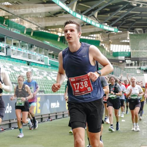 13.09.2026 - 21. swb-Marathon Bremen Michael Burmester http://msf.ph/oto/10463372 13.09.2026 13:12:44 Laufen im Stadion 118, 183, 270, 278, 349, 514, 576, 695, 702, 703, 843, 933, 950, 1005, 1113, 1143, 1226, 1286, 1334, 1426, 1435, 1641, 1849, 1851, 1936, 1952, 1991, 2005, 2248, 2264, 2281, 2336, 2353, 2375, 2377, 2398, 2426, 2439, 2461, 2478, 2505, 2612, 2659, 2665, 2673, 2684, 2765, 2773, 2792, 2804, 2815, 2816, 2822, 2850, 2860, 2884, 2895, 2907, 2921, 2963, 2966, 2975, 2976, 3016, 3027, 3079, 3082, 3143, 3155, 3253, 3277, 3293, 3308, 3313, 3328, 3349, 3434, 551 meine-sportfotos.de