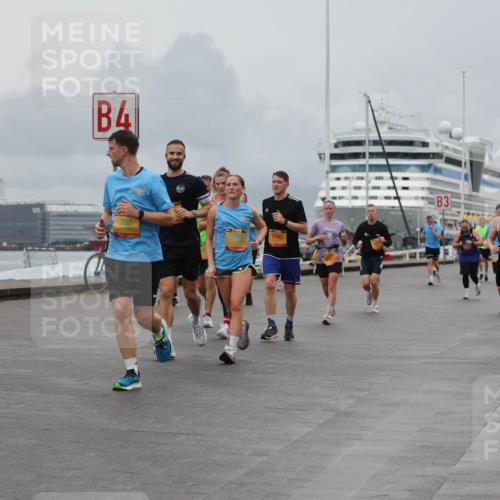 13.09.2026 - Kiel Lauf Andreas Tolksdorf http://msf.ph/oto/10463471 13.09.2026 12:03:45 Kiellinie 4, 292, 8652, 3 meine-sportfotos.de