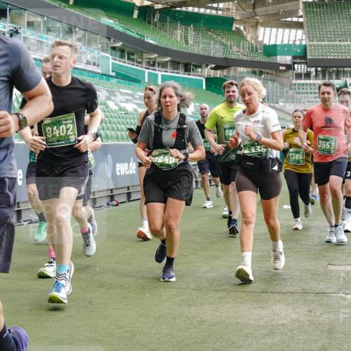 13.09.2026 - 21. swb-Marathon Bremen Michael Burmester http://msf.ph/oto/10463505 13.09.2026 13:12:46 Laufen im Stadion 118, 183, 270, 278, 349, 514, 576, 600, 695, 702, 703, 843, 933, 950, 1005, 1113, 1143, 1226, 1286, 1334, 1426, 1435, 1641, 1849, 1851, 1936, 1952, 1991, 2005, 2248, 2264, 2281, 2336, 2353, 2375, 2377, 2398, 2426, 2439, 2461, 2478, 2505, 2612, 2659, 2665, 2673, 2684, 2765, 2773, 2792, 2804, 2815, 2816, 2822, 2850, 2860, 2884, 2895, 2907, 2921, 2963, 2966, 2972, 2975, 2976, 3016, 3027, 3079, 3082, 3143, 3155, 3253, 3277, 3293, 3308, 3313, 3328, 3349, 3434 meine-sportfotos.de