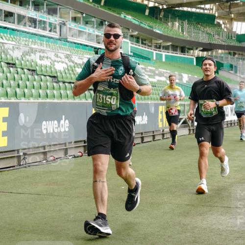 13.09.2026 - 21. swb-Marathon Bremen Michael Burmester http://msf.ph/oto/10463530 13.09.2026 12:55:56 Laufen im Stadion 201, 205, 307, 388, 411, 431, 465, 495, 655, 854, 876, 913, 926, 948, 1053, 1058, 1130, 1197, 1390, 1537, 1599, 1645, 1750, 1972, 2001, 2040, 2122, 2125, 2234, 2251, 2260, 2319, 2383, 2390, 2473, 2474, 2535, 2604, 2733, 2801, 2812, 2870, 2922, 2948, 3012, 3057, 3119, 3134, 3175, 3192, 3202, 3206, 3241, 3246, 3290, 3346, 3348, 3356, 3411, 3508, 3706, 3716, 3836, 4135, 4137, 4171, 4413, 4455, 4479, 4733, 5277, 5430, 5530, 6106, 2498, 3085 meine-sportfotos.de