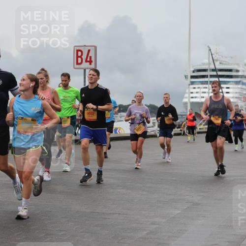 13.09.2026 - Kiel Lauf Andreas Tolksdorf http://msf.ph/oto/10463546 13.09.2026 12:03:47 Kiellinie 1, 39, 4, 8652, 4601, 9343, 3, 3659 meine-sportfotos.de