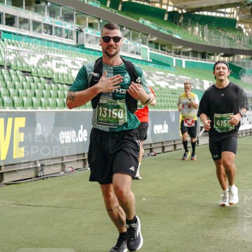 13.09.2026 - 21. swb-Marathon Bremen Michael Burmester http://msf.ph/oto/10463560 13.09.2026 12:55:57 Laufen im Stadion 201, 205, 307, 388, 411, 431, 465, 495, 655, 854, 876, 913, 926, 948, 1053, 1058, 1130, 1197, 1390, 1537, 1599, 1645, 1750, 1972, 2001, 2040, 2122, 2125, 2234, 2251, 2260, 2319, 2383, 2390, 2473, 2474, 2535, 2604, 2733, 2761, 2801, 2812, 2870, 2922, 2948, 3012, 3057, 3119, 3134, 3175, 3192, 3202, 3206, 3241, 3246, 3290, 3346, 3348, 3356, 3411, 3508, 3706, 3716, 3836, 4135, 4137, 4171, 4413, 4455, 4479, 4733, 5277, 5430, 5530, 6106, 2498, 3085 meine-sportfotos.de