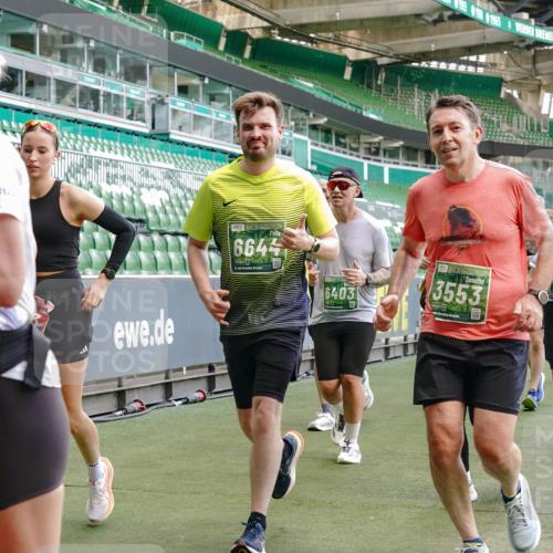 13.09.2026 - 21. swb-Marathon Bremen Michael Burmester http://msf.ph/oto/10463674 13.09.2026 13:12:49 Laufen im Stadion 118, 183, 270, 278, 349, 514, 576, 600, 695, 702, 703, 843, 933, 950, 1005, 1113, 1143, 1226, 1286, 1334, 1426, 1435, 1596, 1641, 1849, 1851, 1936, 1952, 1991, 2005, 2079, 2248, 2264, 2281, 2336, 2353, 2375, 2377, 2398, 2426, 2439, 2461, 2478, 2505, 2612, 2659, 2665, 2673, 2684, 2765, 2773, 2792, 2804, 2815, 2816, 2822, 2850, 2860, 2884, 2895, 2907, 2921, 2963, 2966, 2972, 2975, 2976, 3016, 3027, 3079, 3082, 3143, 3155, 3253, 3277, 3293, 3308, 3313, 3328, 3349, 3434 meine-sportfotos.de