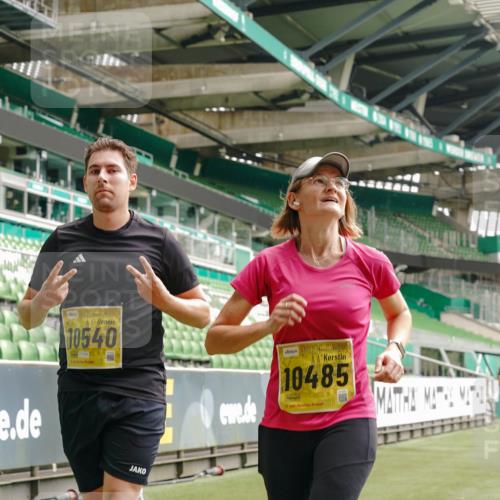 13.09.2026 - 21. swb-Marathon Bremen Michael Burmester http://msf.ph/oto/10463690 13.09.2026 10:34:58 Laufen im Stadion 10018, 10093, 10144, 10147, 10157, 10173, 10175, 10177, 10181, 10182, 10185, 10195, 10236, 10240, 10245, 10254, 10297, 10309, 10355, 10356, 10367, 10368, 10369, 10377, 10409, 10415, 10423, 10427, 10428, 10460, 10477, 10485, 10492, 10528, 10559, 10578, 10604, 10617, 10636, 10639, 10668, 10669, 10677, 10691, 10699, 10700, 10715, 10772, 10787, 10809, 10828, 10857, 10914, 10928, 11126, 11162, 11343, 11803, 11965, 10146, 10222 meine-sportfotos.de