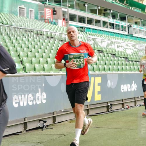 13.09.2026 - 21. swb-Marathon Bremen Michael Burmester http://msf.ph/oto/10463715 13.09.2026 12:55:59 Laufen im Stadion 201, 205, 307, 388, 411, 431, 465, 495, 655, 854, 876, 913, 926, 948, 1053, 1058, 1130, 1197, 1390, 1537, 1599, 1645, 1750, 1972, 2001, 2040, 2122, 2125, 2234, 2251, 2260, 2319, 2383, 2390, 2473, 2474, 2535, 2604, 2634, 2733, 2761, 2812, 2870, 2922, 2948, 3057, 3119, 3134, 3175, 3192, 3202, 3206, 3241, 3246, 3290, 3346, 3348, 3356, 3411, 3508, 3706, 3716, 3836, 4135, 4137, 4171, 4413, 4455, 4479, 4733, 5277, 5430, 5530, 6106, 2498, 3085 meine-sportfotos.de