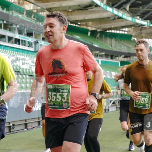 13.09.2026 - 21. swb-Marathon Bremen Michael Burmester http://msf.ph/oto/10463732 13.09.2026 13:12:49 Laufen im Stadion 118, 183, 270, 278, 349, 514, 576, 600, 695, 702, 703, 843, 933, 950, 1005, 1113, 1143, 1226, 1286, 1334, 1426, 1435, 1596, 1641, 1849, 1851, 1936, 1952, 1991, 2005, 2079, 2248, 2264, 2281, 2336, 2353, 2375, 2377, 2398, 2426, 2439, 2461, 2478, 2505, 2612, 2659, 2665, 2673, 2684, 2765, 2773, 2792, 2804, 2815, 2816, 2822, 2850, 2860, 2884, 2895, 2907, 2921, 2963, 2966, 2972, 2975, 2976, 3016, 3027, 3079, 3082, 3143, 3155, 3253, 3277, 3293, 3308, 3313, 3328, 3349, 3434 meine-sportfotos.de