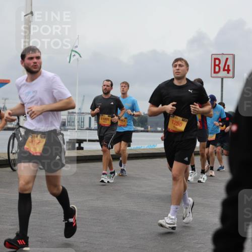 13.09.2026 - Kiel Lauf Andreas Tolksdorf http://msf.ph/oto/10463810 13.09.2026 12:04:20 Kiellinie 111, 4112, 11891, 8963, 39, 1250, 4 meine-sportfotos.de