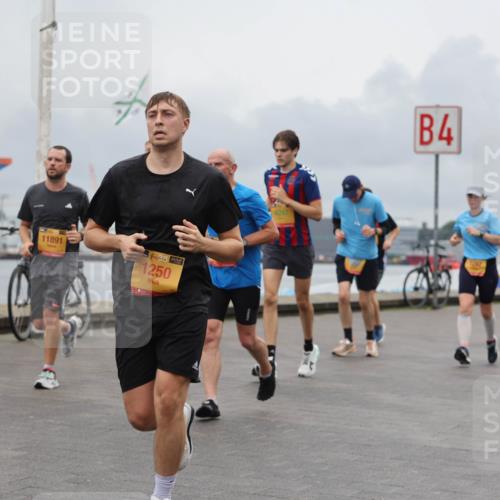 13.09.2026 - Kiel Lauf Andreas Tolksdorf http://msf.ph/oto/10463844 13.09.2026 12:04:21 Kiellinie 11891, 381, 1250, 4247, 4 meine-sportfotos.de
