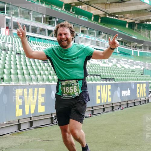 13.09.2026 - 21. swb-Marathon Bremen Michael Burmester http://msf.ph/oto/10464084 13.09.2026 13:12:53 Laufen im Stadion 118, 183, 270, 278, 349, 514, 576, 600, 695, 702, 703, 843, 933, 950, 1005, 1113, 1143, 1226, 1286, 1334, 1426, 1435, 1596, 1641, 1849, 1851, 1936, 1991, 2005, 2079, 2248, 2264, 2281, 2336, 2353, 2375, 2377, 2398, 2426, 2439, 2461, 2478, 2505, 2612, 2659, 2665, 2673, 2684, 2765, 2773, 2792, 2804, 2815, 2816, 2822, 2850, 2860, 2884, 2895, 2907, 2921, 2963, 2966, 2972, 2975, 2976, 3016, 3027, 3079, 3082, 3143, 3155, 3253, 3277, 3293, 3308, 3313, 3328, 3349, 3434 meine-sportfotos.de