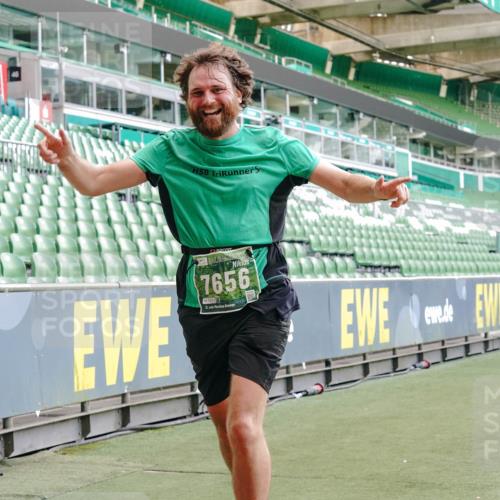 13.09.2026 - 21. swb-Marathon Bremen Michael Burmester http://msf.ph/oto/10464099 13.09.2026 13:12:53 Laufen im Stadion 118, 183, 270, 278, 349, 514, 576, 600, 695, 702, 703, 843, 933, 950, 1005, 1113, 1143, 1226, 1286, 1334, 1426, 1435, 1596, 1641, 1849, 1851, 1936, 1991, 2005, 2079, 2248, 2264, 2281, 2336, 2353, 2375, 2377, 2398, 2426, 2439, 2461, 2478, 2505, 2612, 2659, 2665, 2673, 2684, 2765, 2773, 2792, 2804, 2815, 2816, 2822, 2850, 2860, 2884, 2895, 2907, 2921, 2963, 2966, 2972, 2975, 2976, 3016, 3027, 3079, 3082, 3143, 3155, 3253, 3277, 3293, 3308, 3313, 3328, 3349, 3434 meine-sportfotos.de