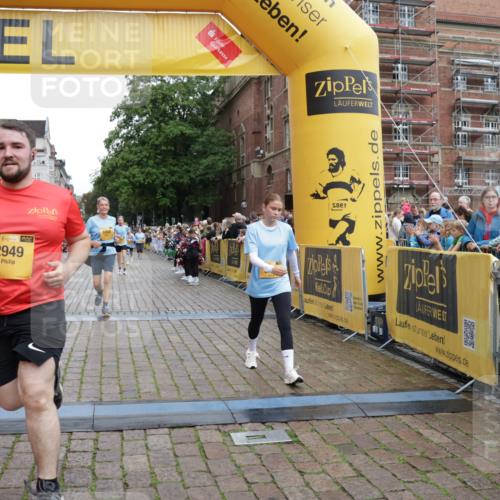 13.09.2026 - Kiel Lauf Yannick Fuchs http://msf.ph/oto/10464159 13.09.2026 09:56:25 Ziel 791, 2949, 5654, 5940, 6968, 8102, 9115, 12037, 50, 51, 1176, 1589, 1961, 2227, 3228, 3229, 4388, 5056, 6172, 6515, 8248, 8521, 8832, 9399, 10248, 10267, 10787, 11357, 11385, 11790, 11886, 12463, 12735, 12736, 12752, 1746, 1774, 2655, 7509, 7548, 10206, 10230, 12072, 1589, 2227, 4121, 4174, 8248, 8976, 9226, 9399, 12463 meine-sportfotos.de