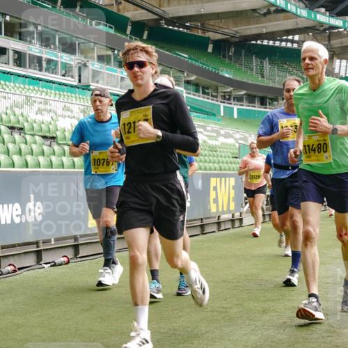 13.09.2026 - 21. swb-Marathon Bremen Michael Burmester http://msf.ph/oto/10464188 13.09.2026 10:35:07 Laufen im Stadion 10018, 10093, 10144, 10147, 10152, 10157, 10173, 10175, 10177, 10181, 10182, 10185, 10195, 10240, 10245, 10254, 10297, 10309, 10355, 10356, 10357, 10367, 10368, 10369, 10377, 10409, 10415, 10427, 10460, 10477, 10485, 10492, 10528, 10559, 10604, 10617, 10636, 10639, 10668, 10669, 10677, 10691, 10699, 10700, 10715, 10772, 10787, 10828, 10857, 10914, 10928, 11126, 11162, 11343, 11803, 11965, 10146, 10222 meine-sportfotos.de
