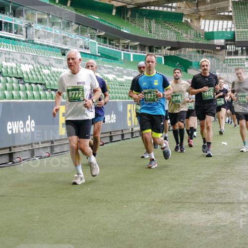 13.09.2026 - 21. swb-Marathon Bremen Michael Burmester http://msf.ph/oto/10464200 13.09.2026 13:12:57 Laufen im Stadion 118, 183, 270, 278, 349, 514, 576, 600, 695, 702, 703, 843, 933, 950, 1005, 1113, 1143, 1226, 1286, 1334, 1426, 1435, 1596, 1641, 1849, 1851, 1936, 1991, 2005, 2079, 2248, 2264, 2336, 2353, 2375, 2377, 2387, 2398, 2426, 2439, 2461, 2478, 2505, 2612, 2659, 2665, 2673, 2684, 2765, 2773, 2792, 2815, 2816, 2822, 2850, 2860, 2884, 2895, 2907, 2921, 2963, 2966, 2972, 2975, 2976, 3016, 3027, 3079, 3082, 3143, 3155, 3253, 3277, 3293, 3308, 3313, 3328, 3349, 3434 meine-sportfotos.de