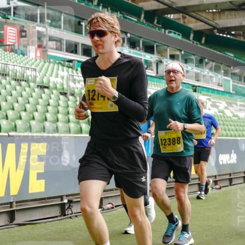 13.09.2026 - 21. swb-Marathon Bremen Michael Burmester http://msf.ph/oto/10464215 13.09.2026 10:35:08 Laufen im Stadion 10093, 10144, 10147, 10152, 10157, 10173, 10175, 10177, 10181, 10182, 10185, 10195, 10240, 10245, 10254, 10309, 10355, 10356, 10357, 10367, 10368, 10369, 10377, 10409, 10415, 10427, 10460, 10473, 10477, 10485, 10492, 10528, 10559, 10604, 10617, 10636, 10639, 10668, 10669, 10677, 10691, 10699, 10700, 10715, 10772, 10787, 10828, 10857, 10914, 10928, 11126, 11162, 11343, 11803, 11965, 10146, 10222 meine-sportfotos.de