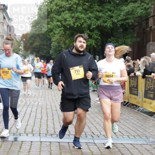 13.09.2026 - Kiel Lauf Yannick Fuchs http://msf.ph/oto/10464232 13.09.2026 09:56:32 Ziel 791, 1774, 5654, 5940, 6968, 8102, 10230, 12037, 50, 51, 1176, 1961, 2949, 3228, 3229, 4388, 6172, 6515, 6968, 8832, 9115, 10248, 10267, 10787, 11357, 11385, 11790, 11886, 12735, 12736, 12752, 1746, 2655, 4641, 4643, 5938, 7509, 7548, 10206, 12072, 1176, 1589, 2227, 5056, 8248, 8521, 9399, 10248, 10267, 11886, 12463 meine-sportfotos.de