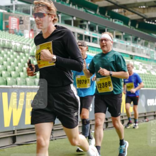 13.09.2026 - 21. swb-Marathon Bremen Michael Burmester http://msf.ph/oto/10464248 13.09.2026 10:35:08 Laufen im Stadion 10093, 10144, 10147, 10152, 10157, 10173, 10175, 10177, 10181, 10182, 10185, 10195, 10240, 10245, 10254, 10309, 10355, 10356, 10357, 10367, 10368, 10369, 10377, 10409, 10415, 10427, 10460, 10473, 10477, 10485, 10492, 10528, 10559, 10604, 10617, 10636, 10639, 10668, 10669, 10677, 10691, 10699, 10700, 10715, 10772, 10787, 10828, 10857, 10914, 10928, 11126, 11162, 11343, 11803, 11965, 10146, 10222 meine-sportfotos.de