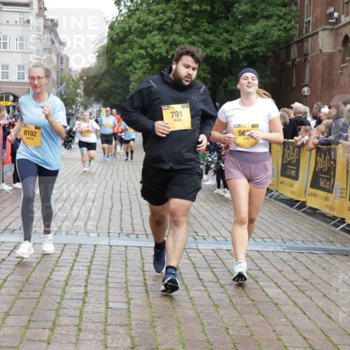 13.09.2026 - Kiel Lauf Yannick Fuchs http://msf.ph/oto/10464252 13.09.2026 09:56:32 Ziel 791, 1774, 5654, 5940, 6968, 8102, 10230, 12037, 50, 51, 1176, 1961, 2949, 3228, 3229, 4388, 6172, 6515, 6968, 8832, 9115, 10248, 10267, 10787, 11357, 11385, 11790, 11886, 12735, 12736, 12752, 1746, 2655, 4641, 4643, 5938, 7509, 7548, 10206, 12072, 1176, 1589, 2227, 5056, 8248, 8521, 9399, 10248, 10267, 11886, 12463 meine-sportfotos.de